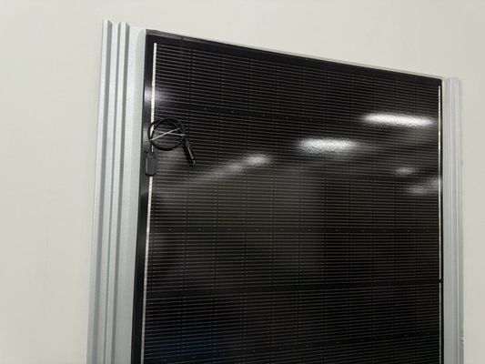Flat Steel Black BIPV Solar Modules With 48.65V Open Circuit Voltage 530W Max Power