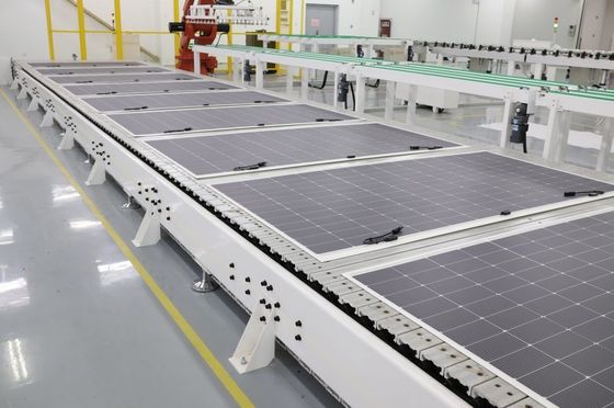120W 200W 520W Panel Surya Fleksibel dengan Koefisien Suhu Tegangan Sirkuit Singkat 0,04% dan Tegangan Sirkuit Terbuka 53,03V